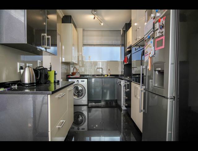 2 BEDROOM APARTMENT TO LET IN BEDFORD GARDENS